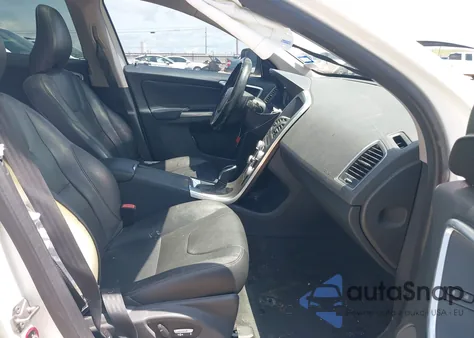 2015 Volvo Xc60 T5 Premier из США, поврежденный, VIN YV440MDK2F2733715